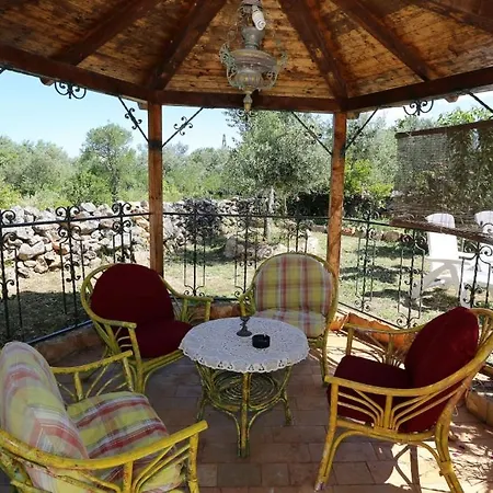Appartement In With Balcony, Air Conditioning, Wifi, Washing Machine 3573-1 Sutomiscica
