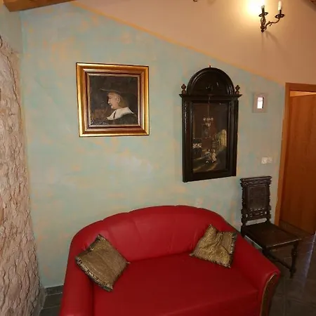 In With Balcony, Air Conditioning, Wifi, Washing Machine 3573-1 Apartment Sutomiscica