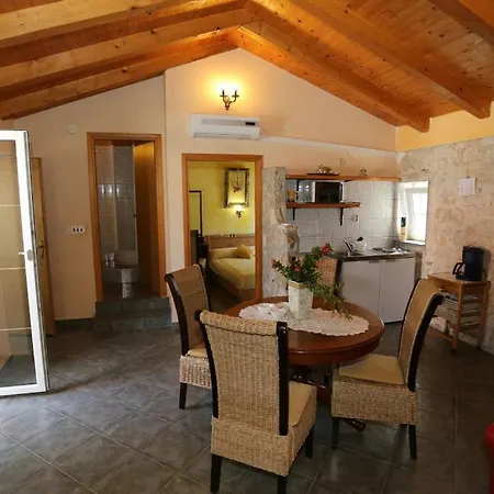 Apartment In With Balcony, Air Conditioning, Wifi, Washing Machine 3573-1 *
