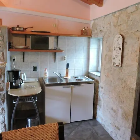 In With Balcony, Air Conditioning, Wifi, Washing Machine 3573-1 Apartment Sutomiscica
