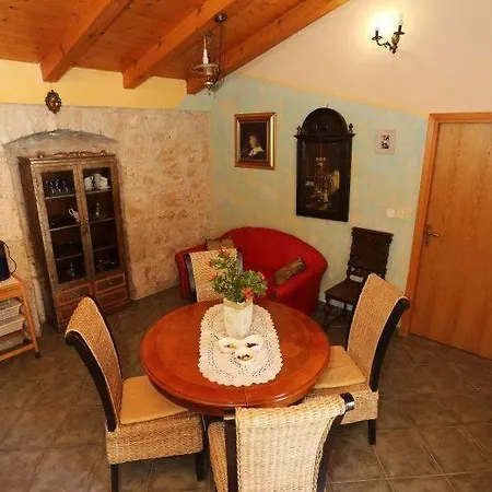 In With Balcony, Air Conditioning, Wifi, Washing Machine 3573-1